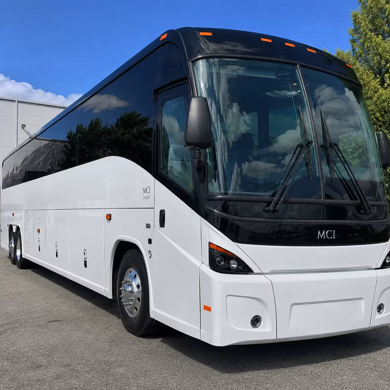 corporate groups and business travelers love murfreesboro airport shuttle service