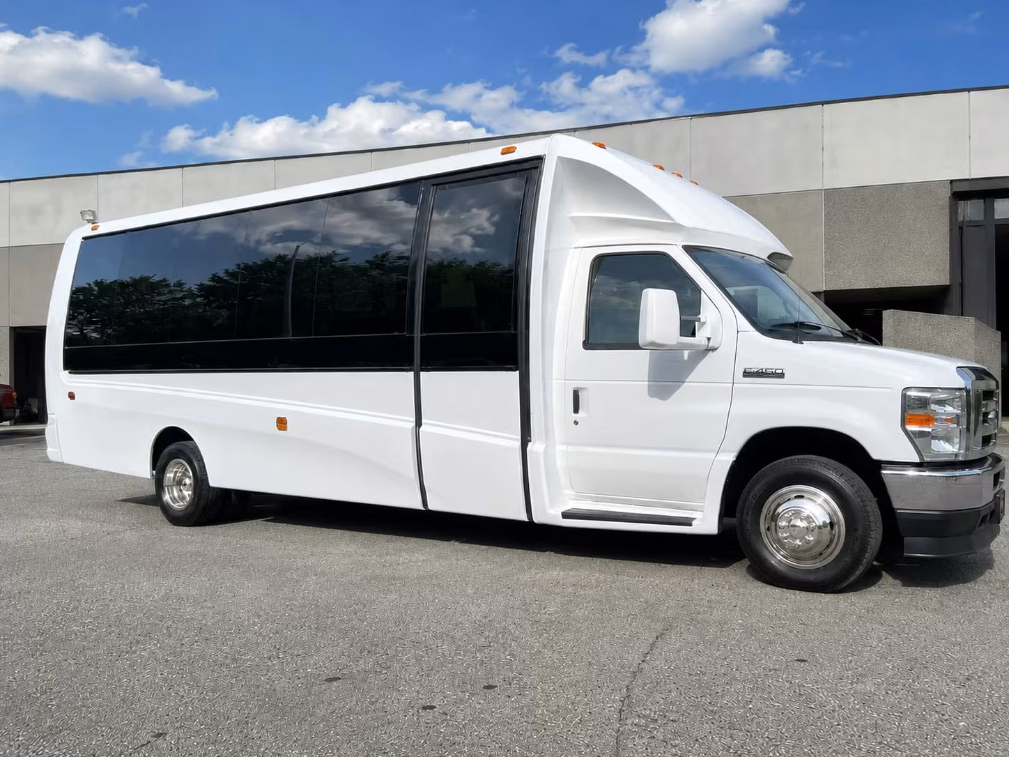 minibus rentals for smaller prom groups around rutherford county